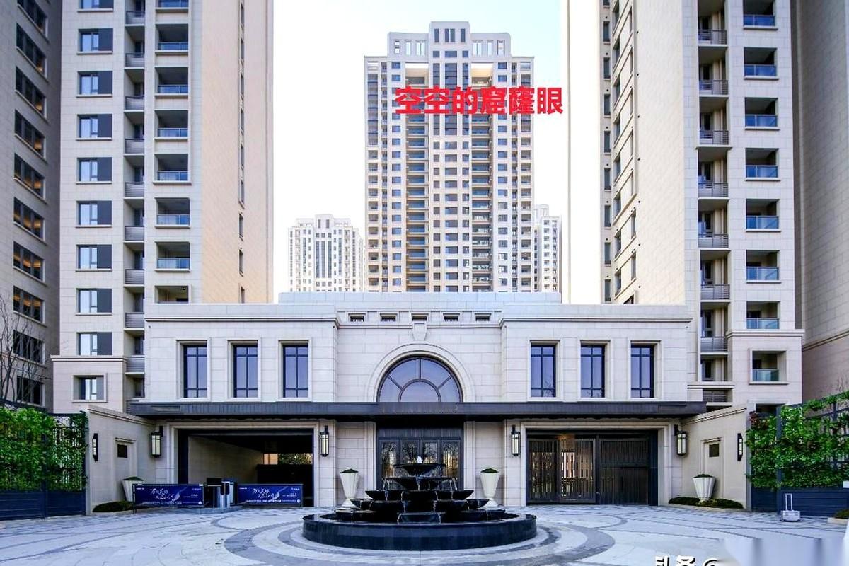 我那个同事，真的，听完她的事儿我半天没缓过来。
为了在郑州安个家，卖了老家的房子