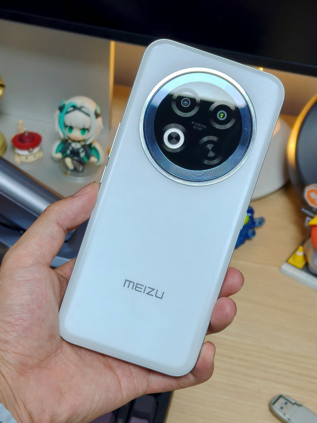 魅族的机器，现在我是想尬吹都没办法，真的全靠自身实力了。Note16 Pro能够