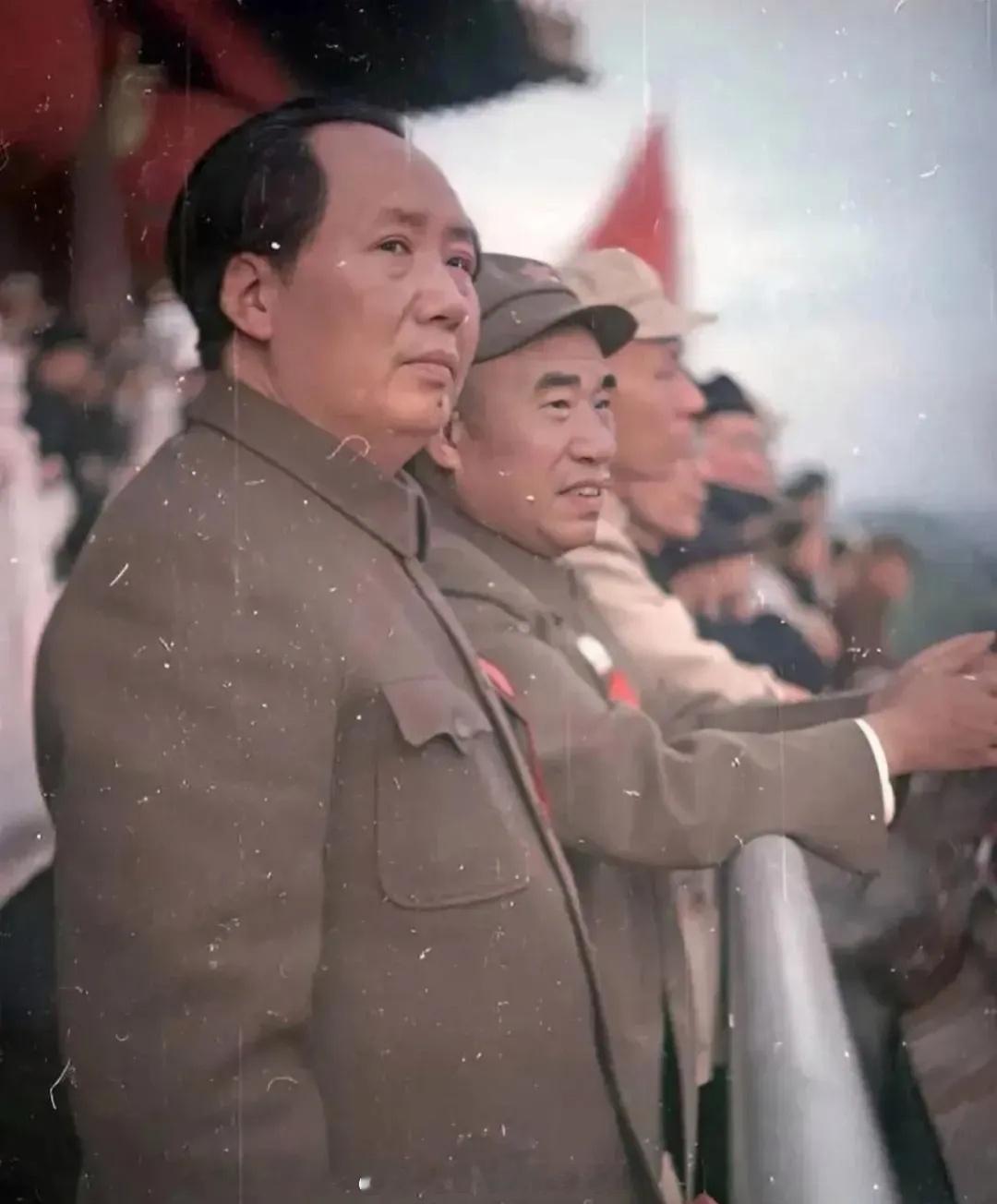 “”我们已经取得了伟大的胜利。但是，失败的阶级还要挣扎。这些人还在，这个阶级还在