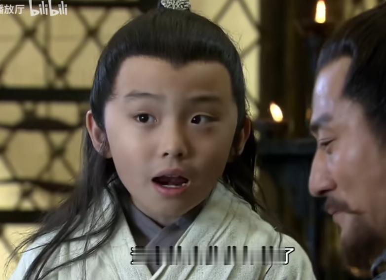 我怎么又在看了，我还被侵蚀得不够严重吗 此男鼻嘎大小时就臭屁得一比，喜欢 