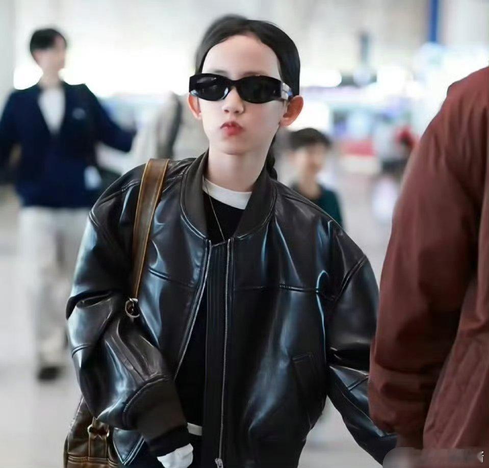 黄磊11岁小女儿星味 大女儿成功打入内娱，二女儿也要复制粘贴了，星二代太容易了 