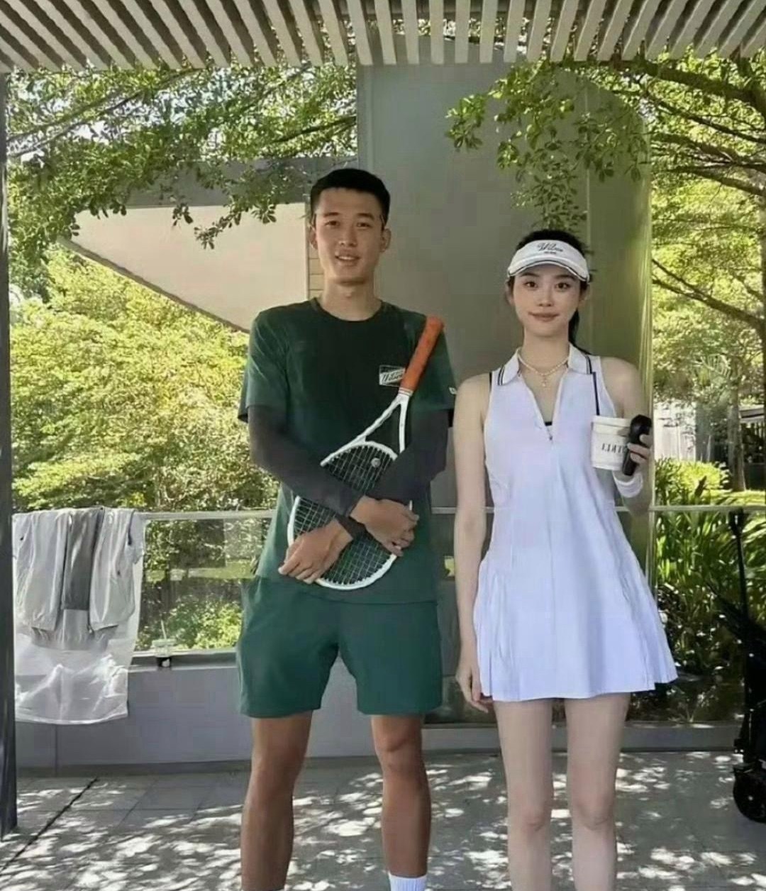 奚梦瑶照片看着一般但是真人巨美巨白！ 