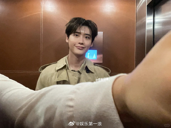 和李钟硕入住了同一家酒店 有网友和李钟硕入住同一家酒店，网友还drop了他在酒店