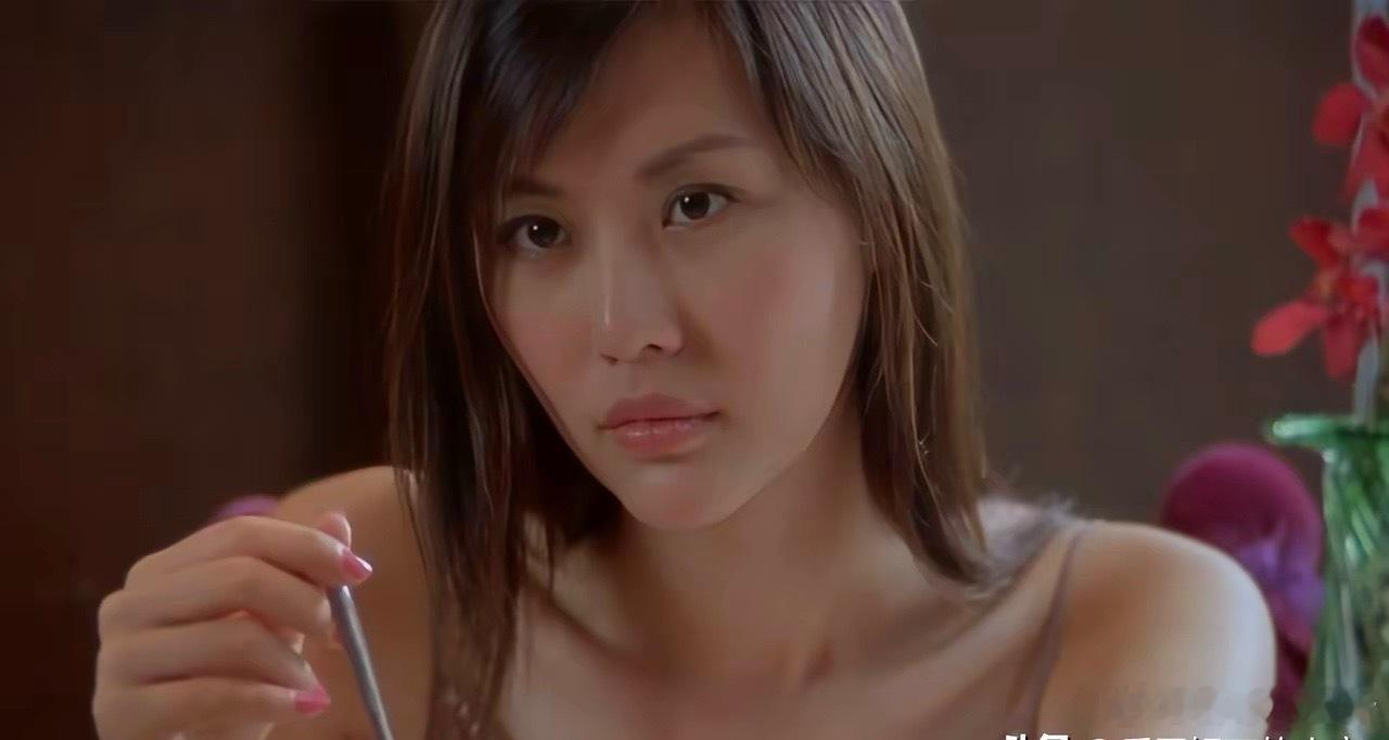 看过《三更2之饺子》不得不承认田朴珺是真好看，也可以理解王石为啥会被田朴珺拿下了