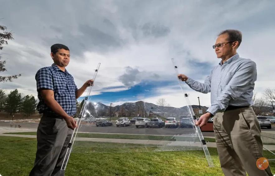 科技改变生活 研究团队在户外展示清透度。(照片取自interestingengi