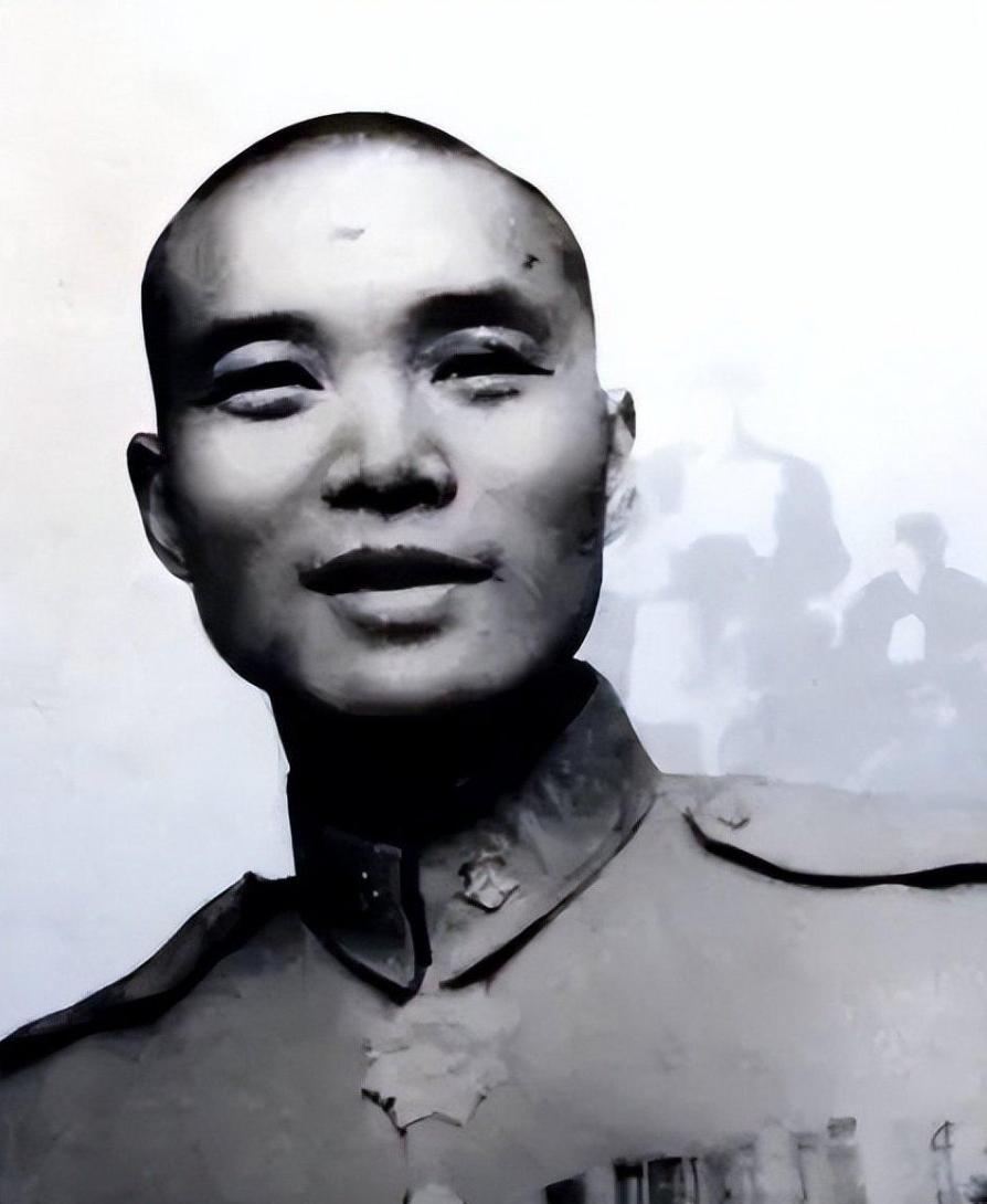 1962年，军统大特务沈醉分配到政协，月薪100元，抬头一看新领导，竟是当年被他