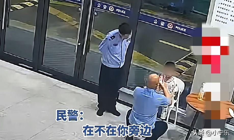 一女子带着幼子在武汉生活，身边无亲友帮扶，女子日常以送外卖为生，每次送餐，她都会
