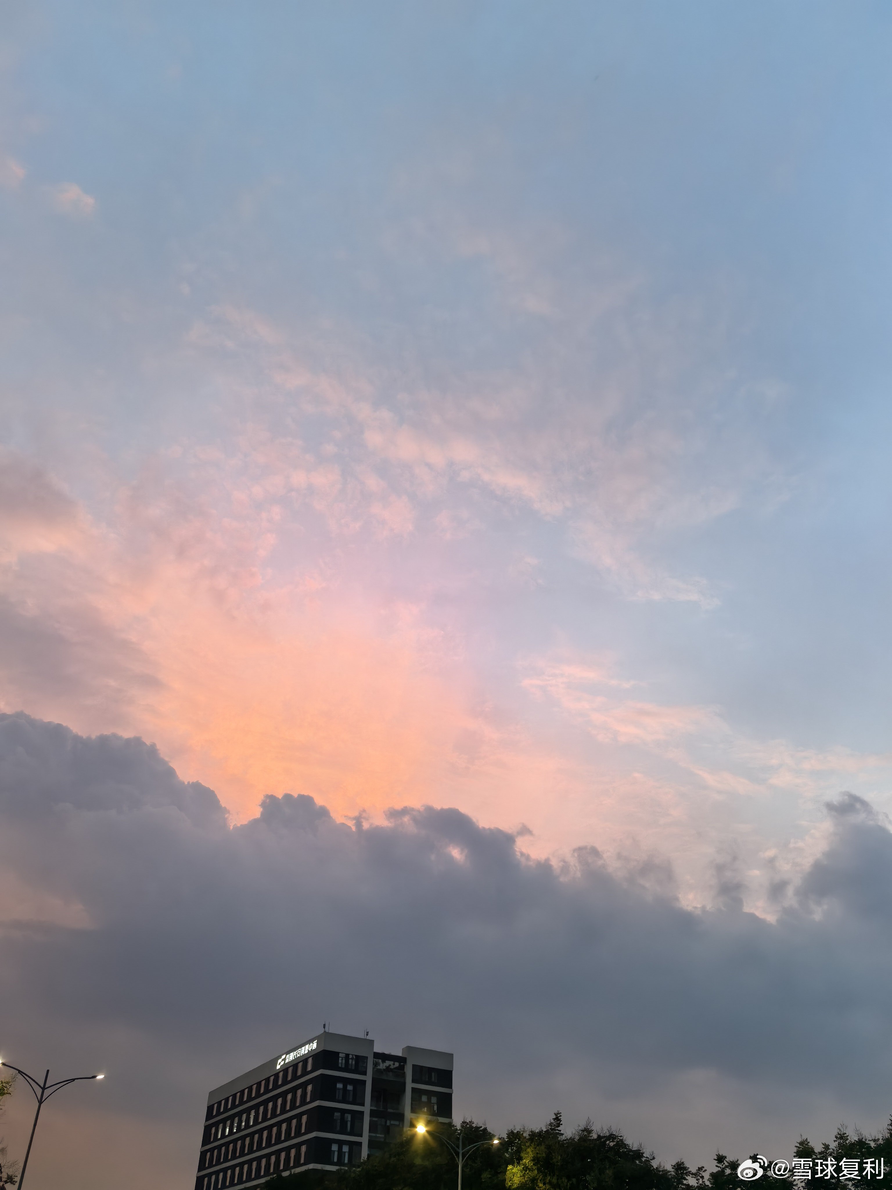 美丽的晚霞 