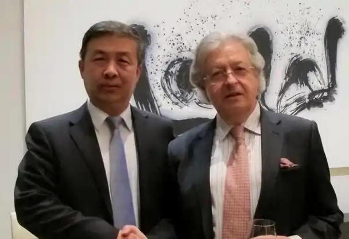 “中国现在向美国投降还来得及！再晚就要‘跪着’了，”7年前，中国专家马臣公开宣称