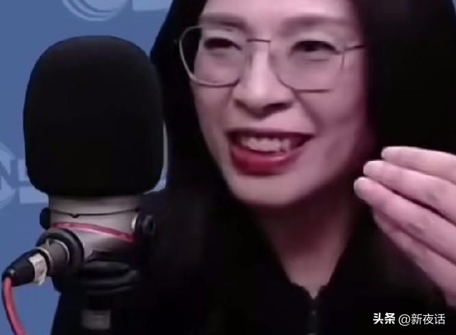 聪明的郑丽文反被聪明误了！
郑丽文湾湾绕绕一大圈，还是藏不住了，直接把统一说成是