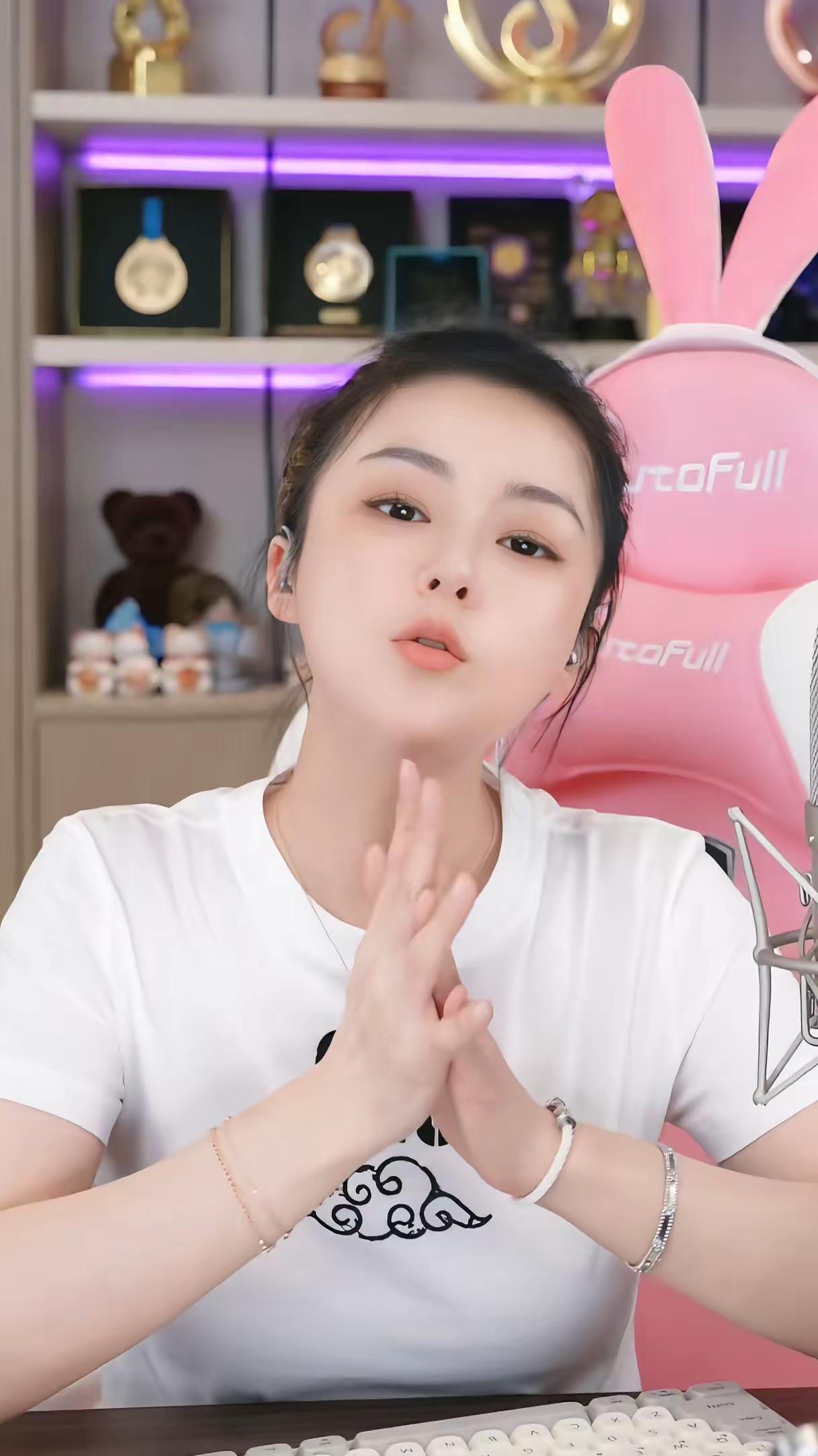 去有风的地方。喜欢有回应的人 小白牙 去有风的地方 喜欢有回应的人和事  或许每