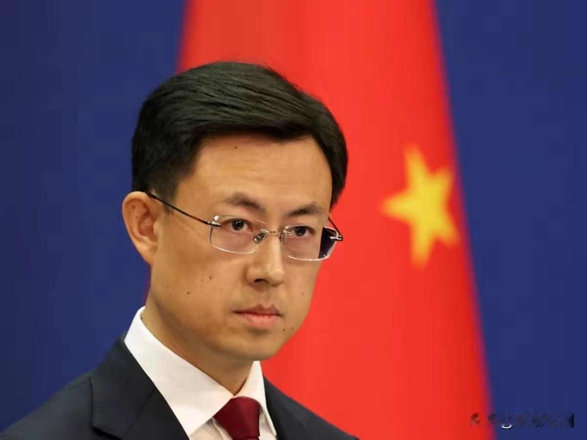 倒打一耙！菲防长扣勒索帽子，中方直接点名回击

彭博社记者抛出提问，把菲律宾防长