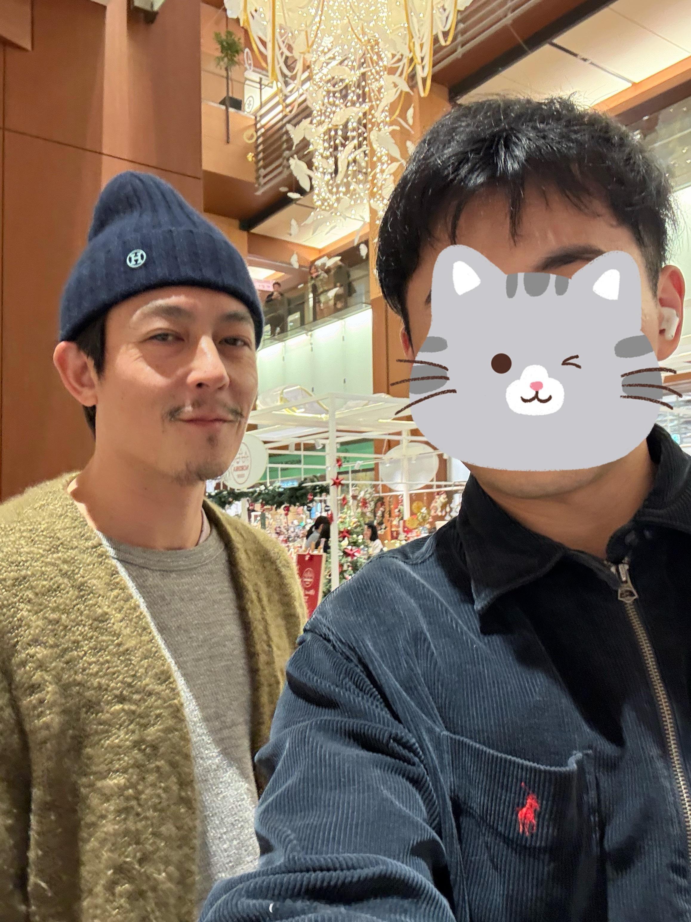 陈冠希 本山化 有网友在日本买菜偶遇陈冠希了，戴毛线帽留着长胡子的陈冠希，有点幻