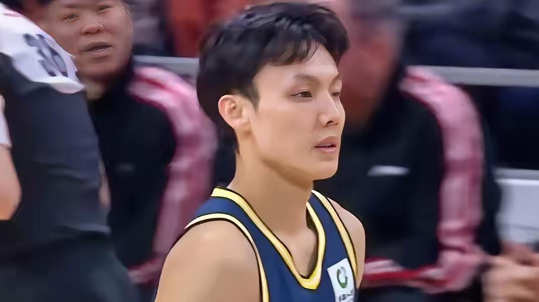 你打开头条看下
关于徐杰的作品最多，明知徐杰打不了国家队，还整天说徐杰为什么进不