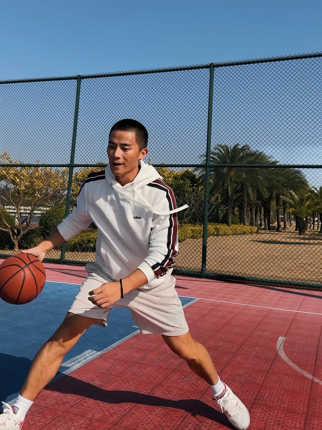 来约一场冬日的户外篮球…