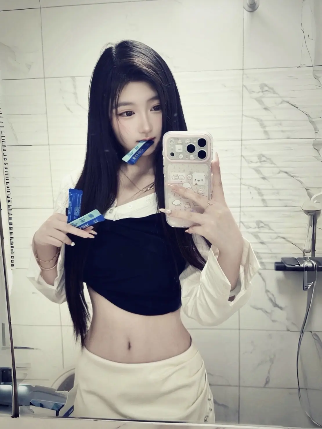 背后议论我的时候可以欣赏我56cm的腰围