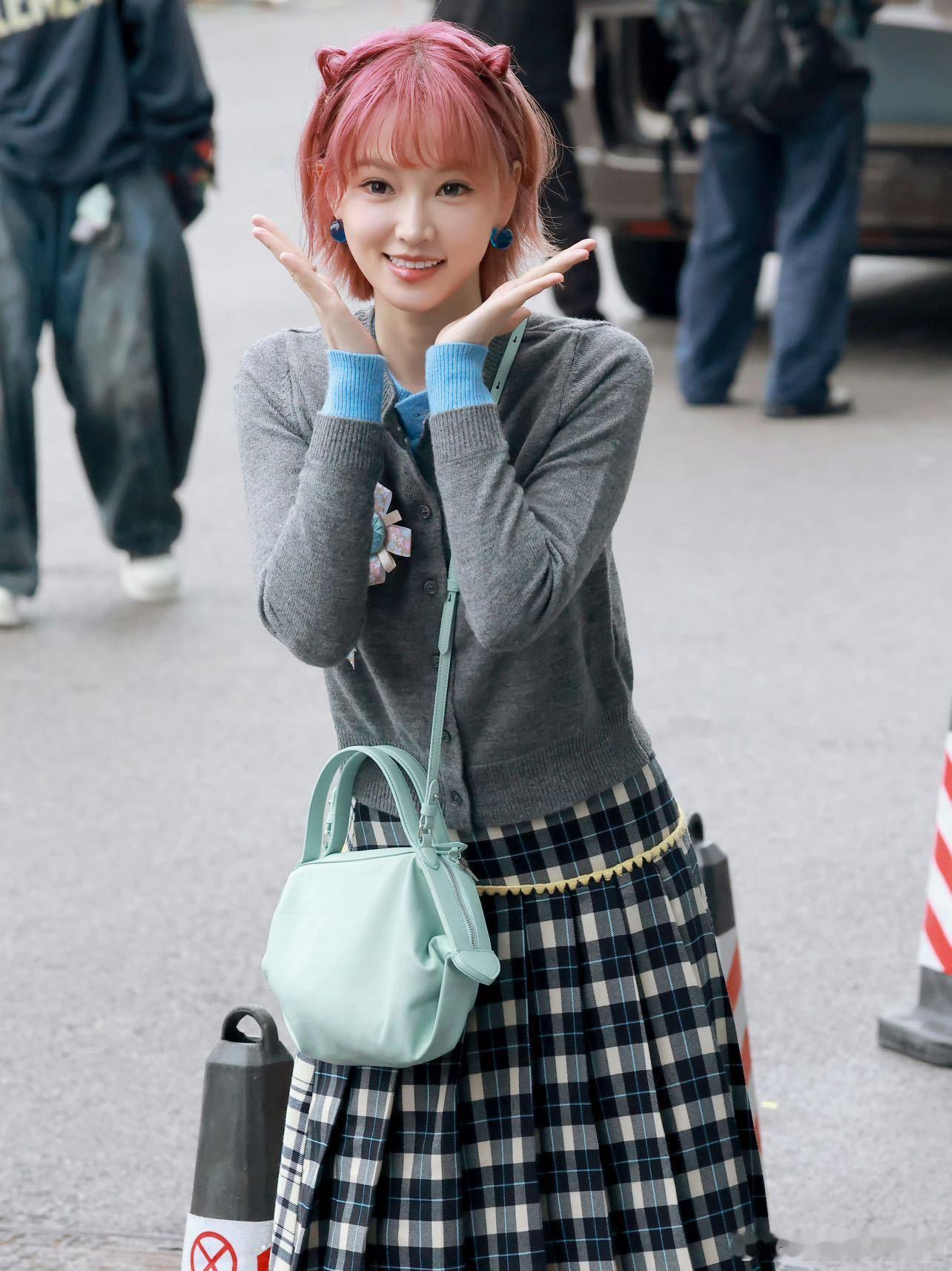 黄灿灿一公笑着哭这段我没绷住黄灿灿把浪姐当真人脱口秀看浪姐一公被黄灿灿逗笑又感动