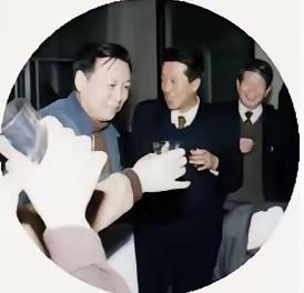 1993年11月24日拂晓，沈阳市长武迪生和助手张力女士，临时决定乘坐直升机，前