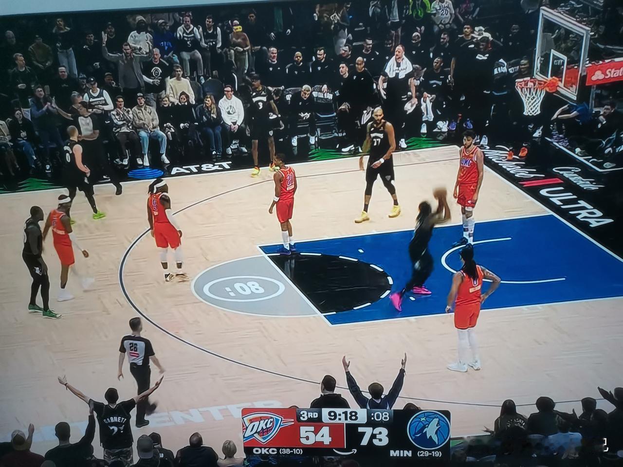 居然落后森林狼多达18分！亚历山大 是真没哨子啊，然后雷霆队就现原形了？

当雷