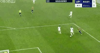 这球可以不判点球，但不能判兰克尔泽假摔。因为兰克尔泽与颜骏凌存在身体接触，这并不