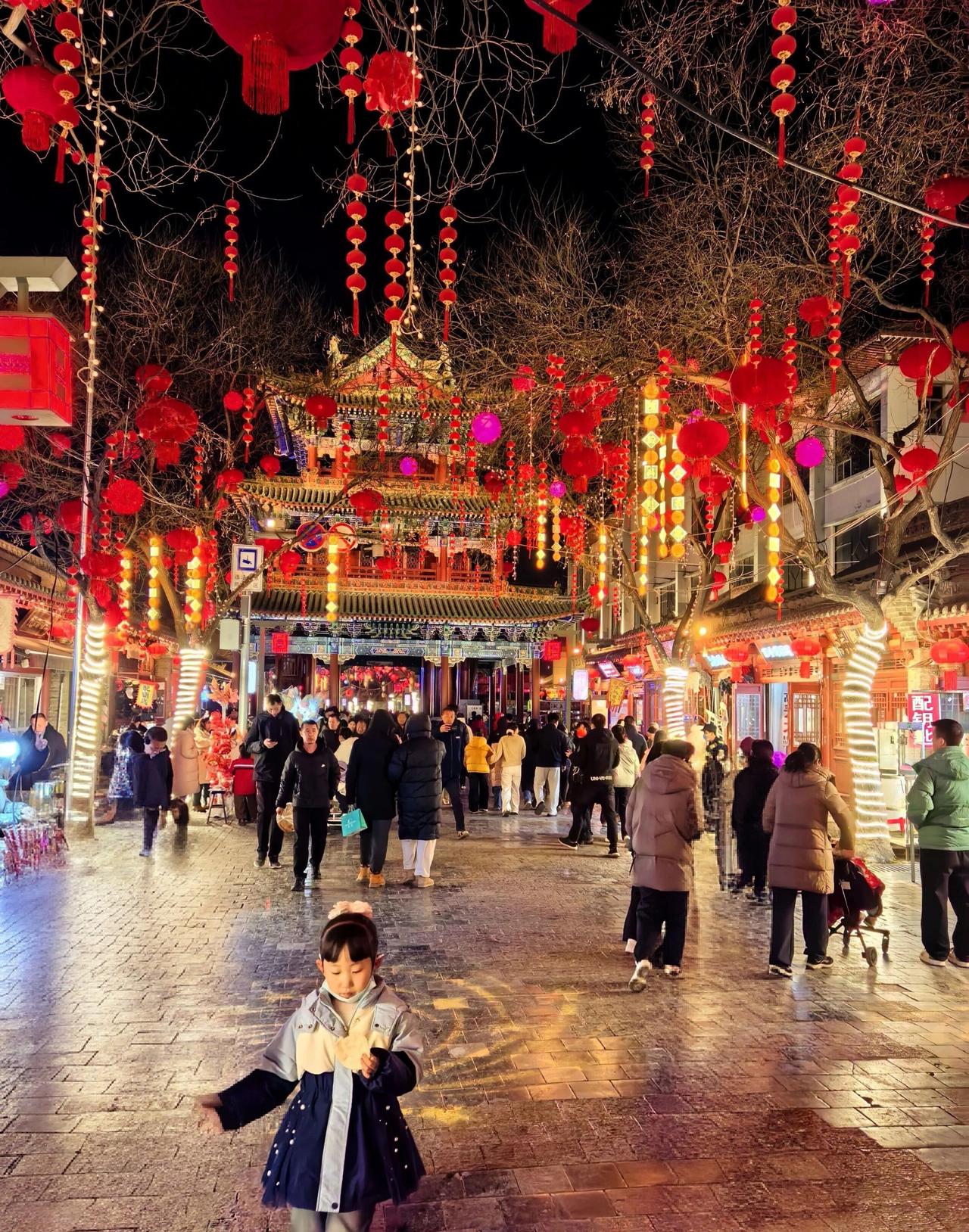 榆林本地事 吃喝玩乐在榆林  我的家乡在榆林 2026年的春节榆林古城一条街，这