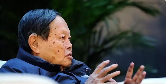 杨振宁将清华薪资，诺贝尔奖金捐献出来，看到金额，才知道多伟大
​杨振宁7岁就住进
