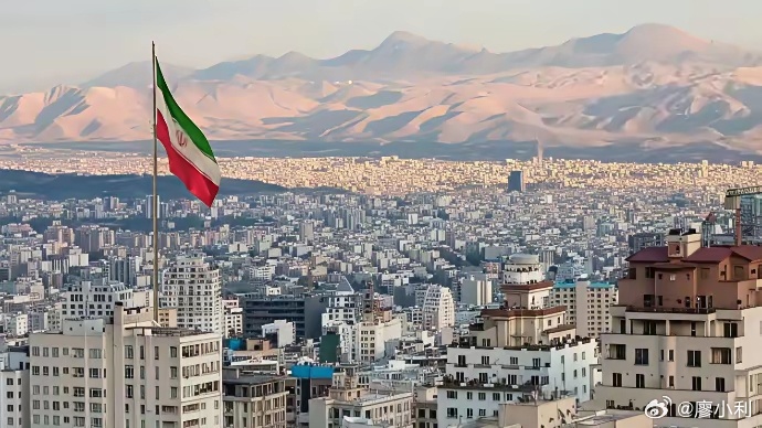 伊朗最高权力平稳过渡对于现在的伊朗来说，这可能是伊朗政权的最佳结局，因为选别人都