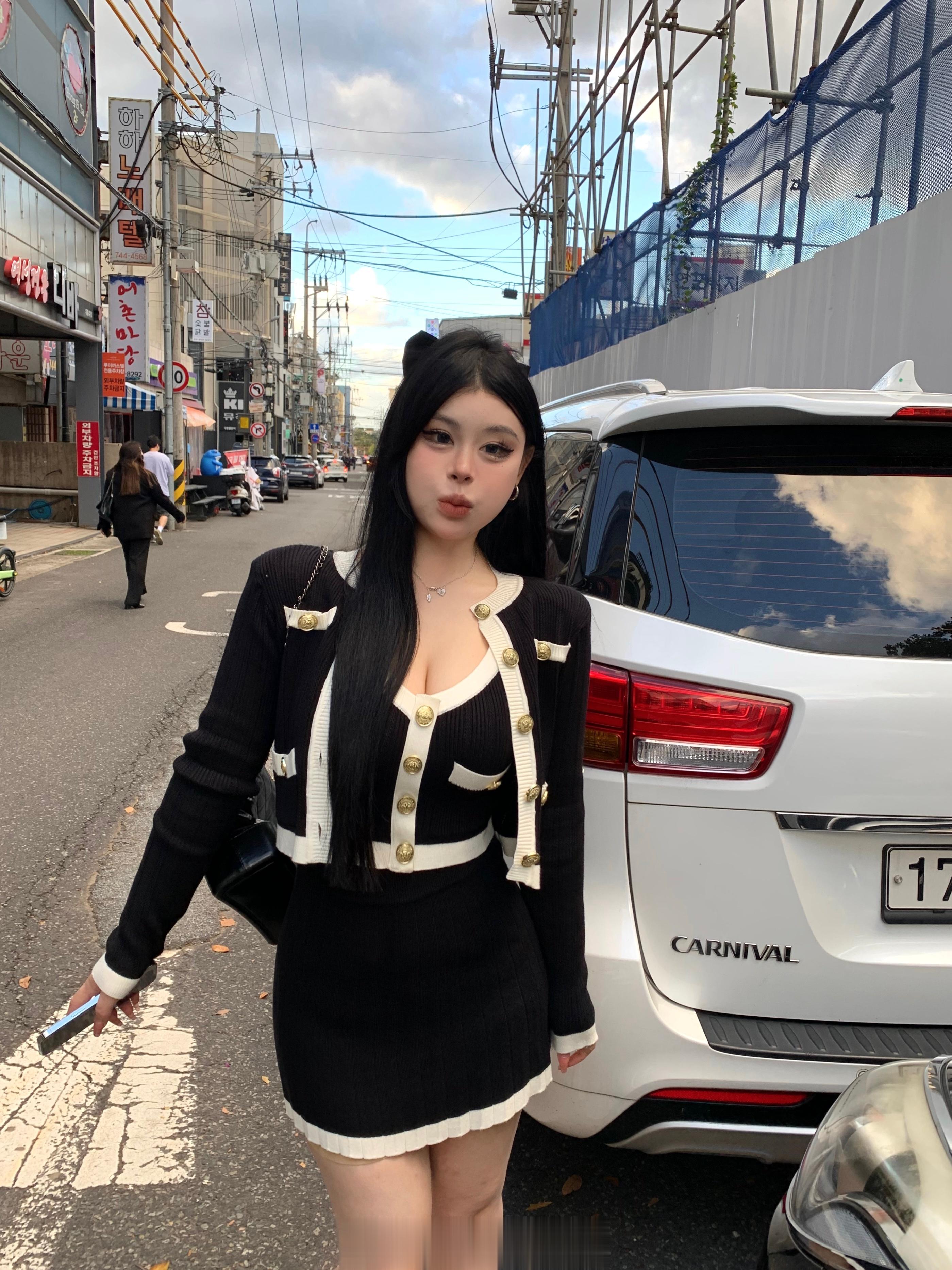 贵价miu系三件套 其实真的是不一样的感觉就是实物能到那种穿上立马贵气起来的！没