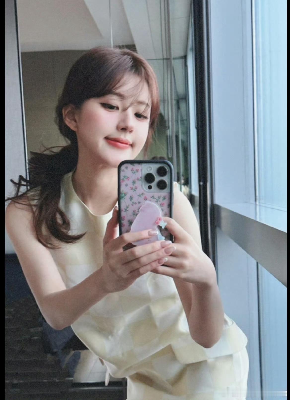 女顶太顶了，赵露思都这么久没播剧，海外热度依旧是一骑绝尘，Netflix印度尼西
