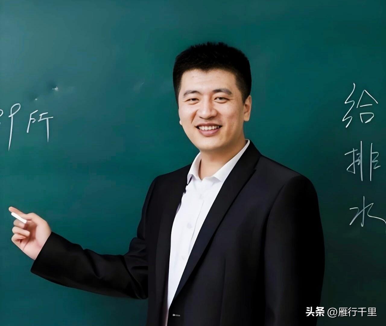 张雪峰说过一句特别重要的话：

“寒门最大的劣势，其实不是父辈原始积累的差距，而