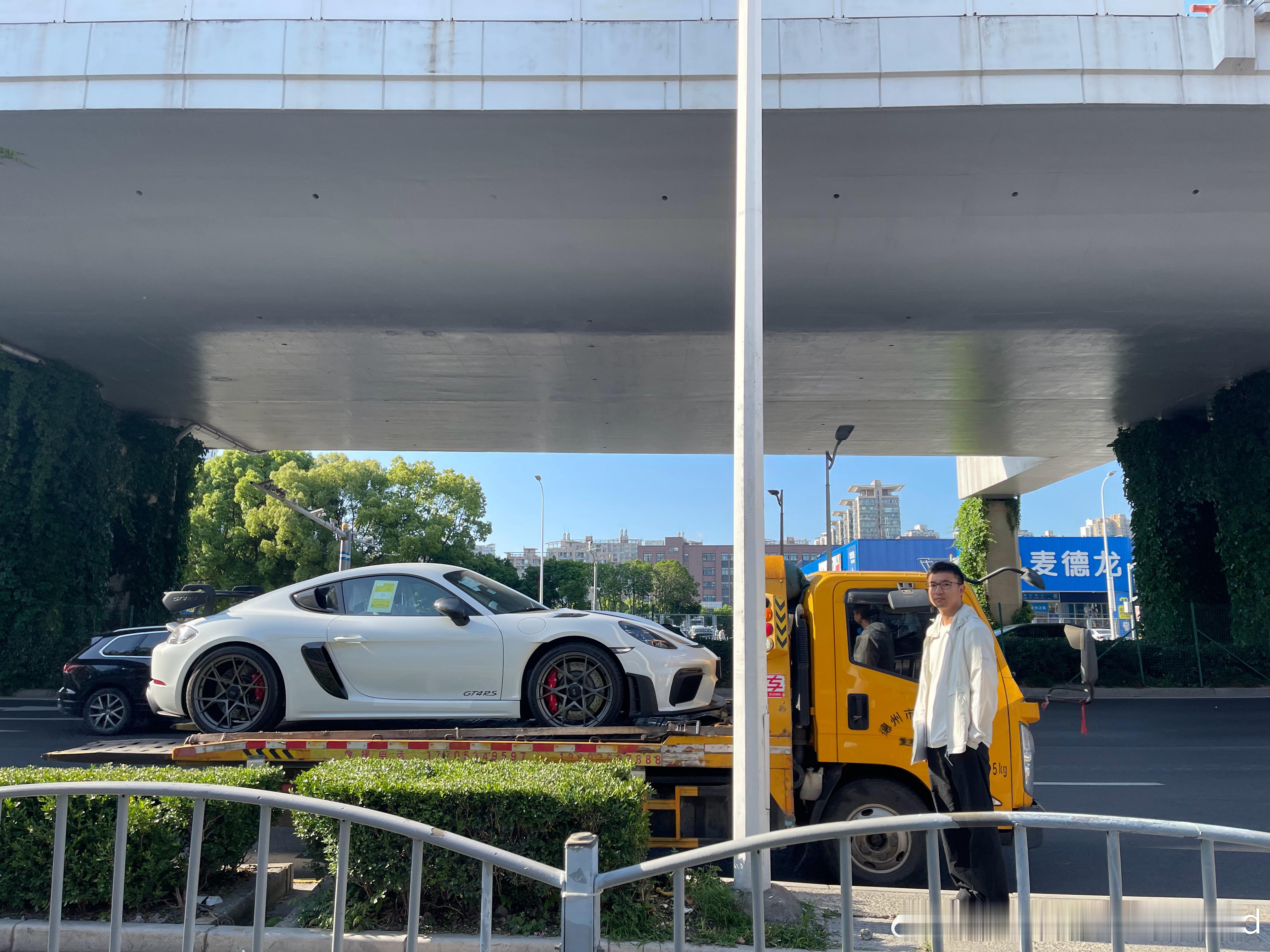 经历一天一夜终于到家了，第一箱98，没有90升油箱还是差点意思，加了62升多，应