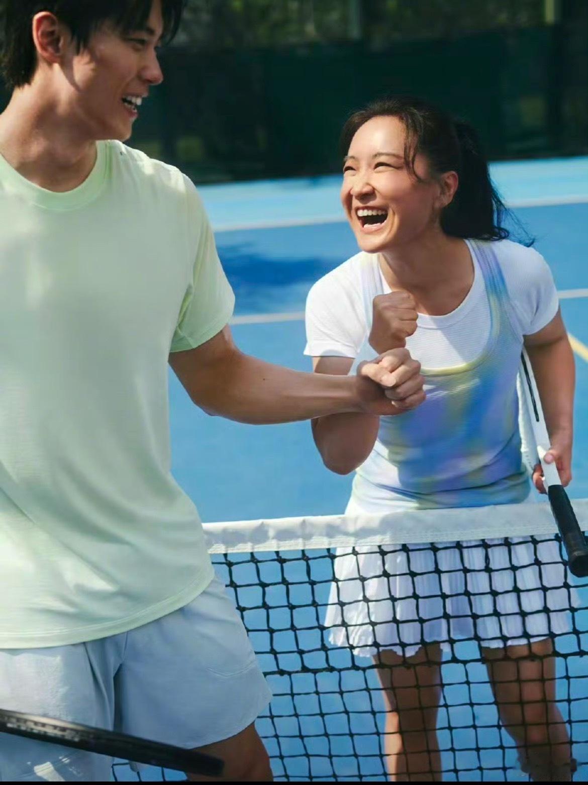 温网2025汪顺贾玲打网球贾玲真的来打网球了，此处应该[哈哈] ​​​