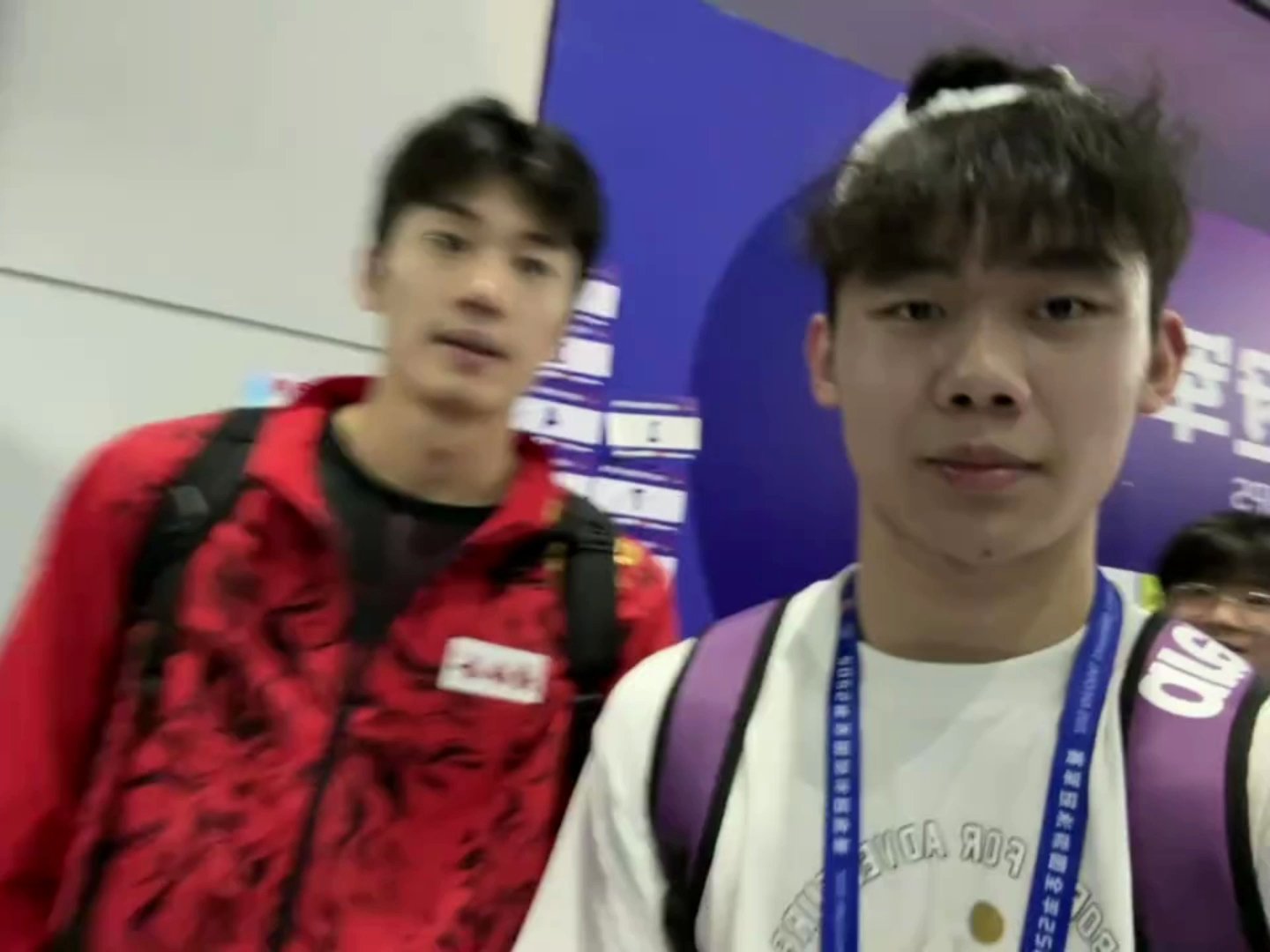 『8454』20250524 深圳全国游泳冠军赛合照掉落「差个孙杨就完美😍」小