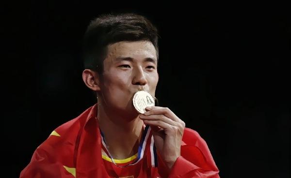 羽毛球男单真正的食物链
始于龙哥，终于龙哥
PS：不知道龙哥看到后会有啥感想。。