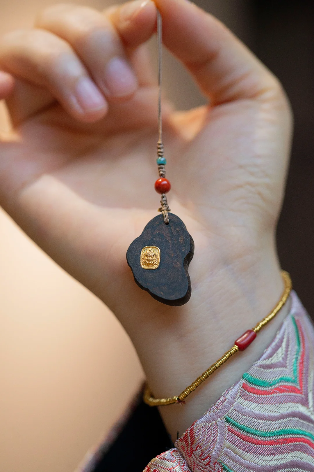 沉香镶嵌18k金【黄财神手机挂】💯💯