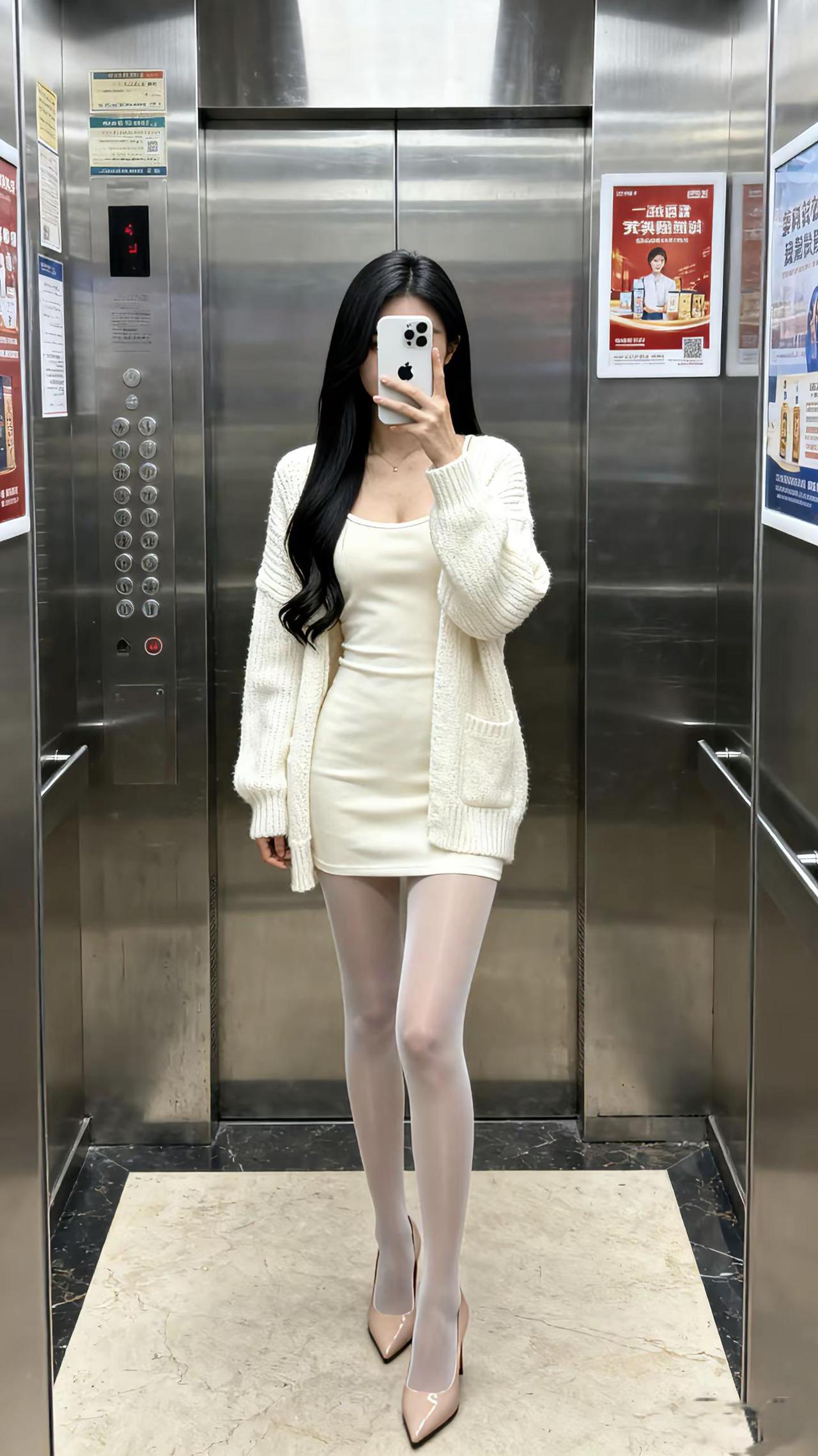 这样穿让你美得毫不费力。白色系配点丝，感觉不就来了。电梯拍照 日常分享 ootd