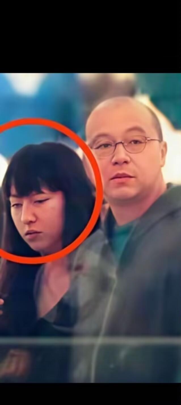 窦唯如今的收入主要是依靠他的音乐版权，同时兼顾少量的创作与演出，他的个人专辑“”