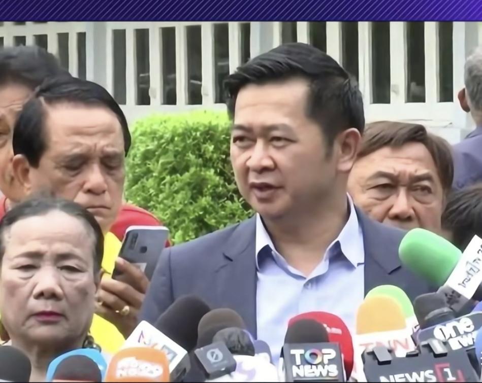 9月16日，律师维尼亚提探视狱中他信30分钟，说他信状态良好。读读书，看看报。俩