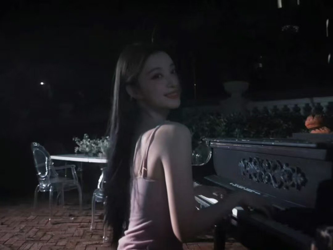 王楚然96408000秒王楚然粉色吊带黑长直特别美的小船
