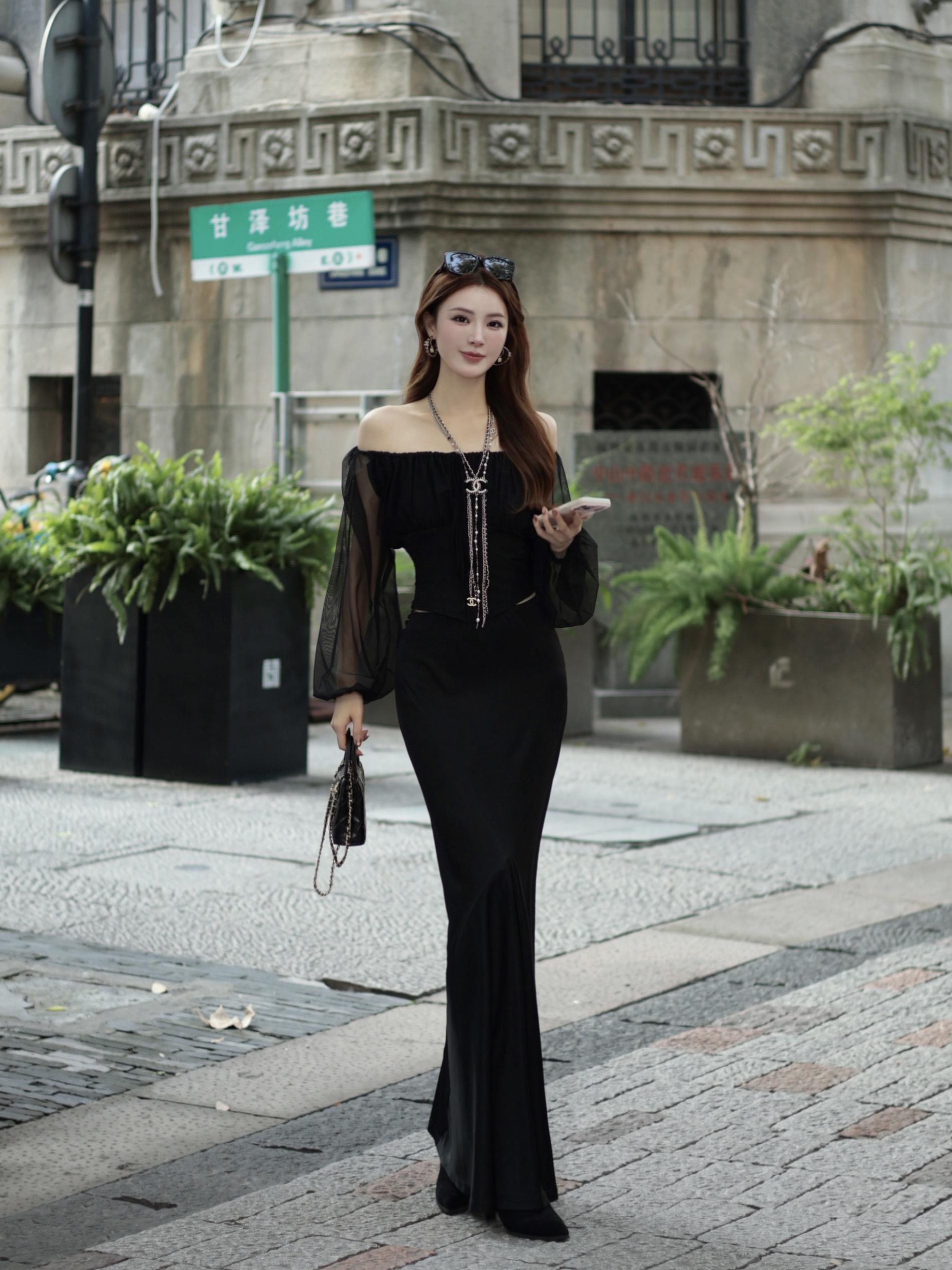 All black的极繁主义🖤。