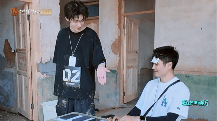 奥利洗澡也签对赌协议 谁能想到洗澡还能有“隐藏任务”？看奥利在综艺里，主动跟工作