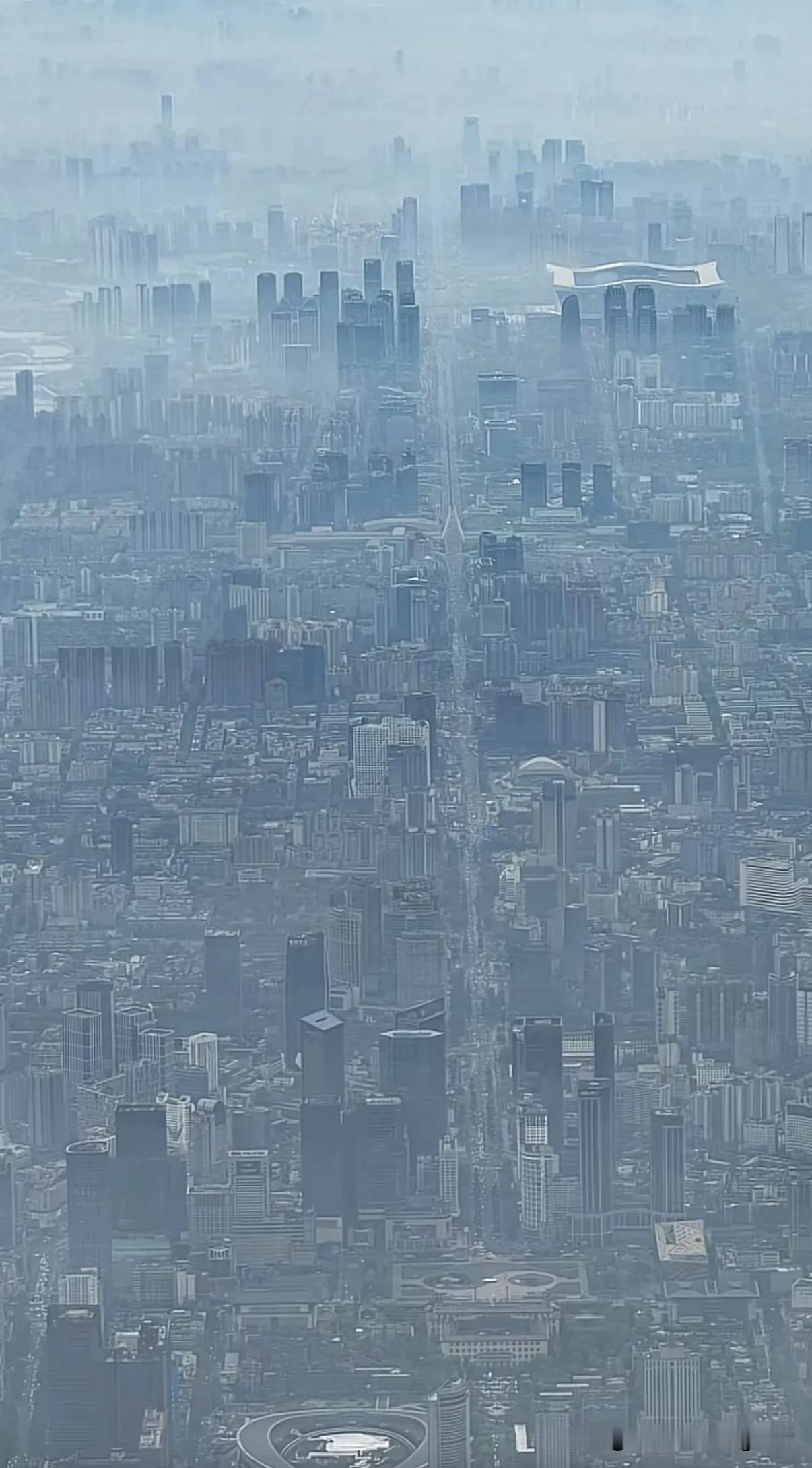 拍一张你的城市美景魅力十足的现代化城市，丝毫不输北上广深一线城市。这是一片充满活