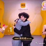 歌手直播尤长靖晋级听完这场直播舞台久久难以平静，尤长靖将歌曲故事娓娓道来，高音通
