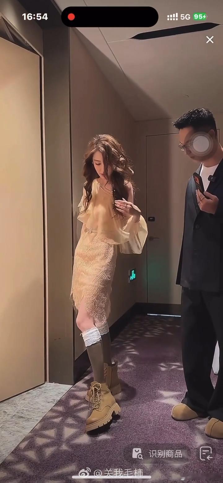 angelababy穿高定直播angelababy田曦薇陈昊宇吴宣仪生图状态 ​