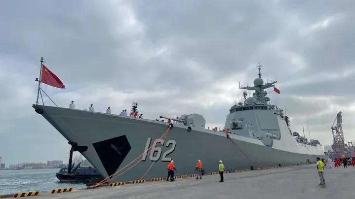 沙特打算从中国购买12艘驱逐舰，结果美国却“心急如焚”，声称这侵犯了他们的利益。