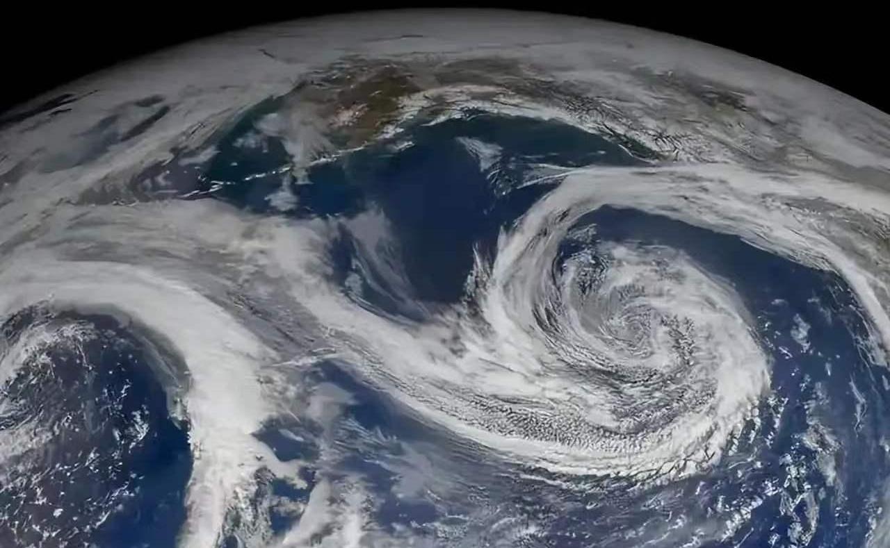 你敢信吗？太平洋海水温度仅仅飙升了3度，竟能把咱们明后两年的冬天直接硬控成地狱模