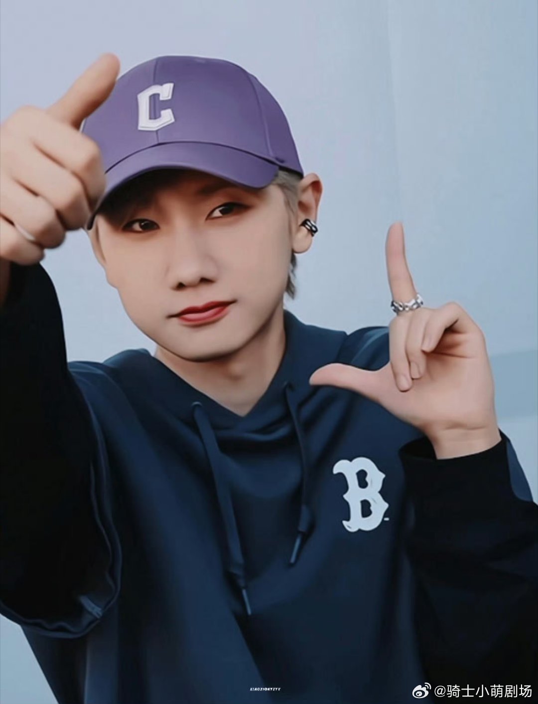 汪苏泷就这么走进我镜头挑战汪苏泷最近距离饭撒近距离的温柔互动太戳人，没有距离感的