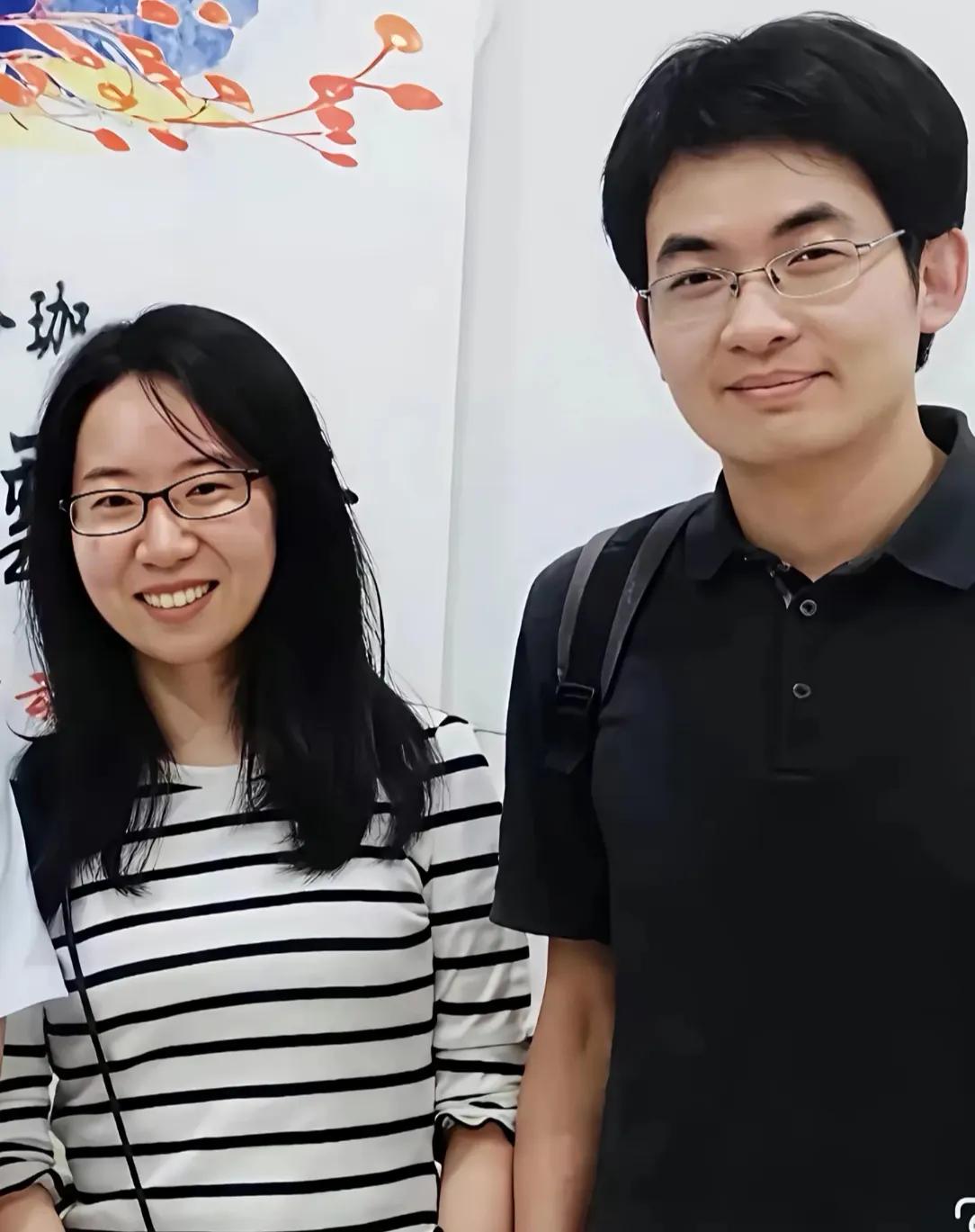 没想到，我刚刚去查了一下，付磊的原配汪海英，也是在武大内上班，任职在武大的行政岗
