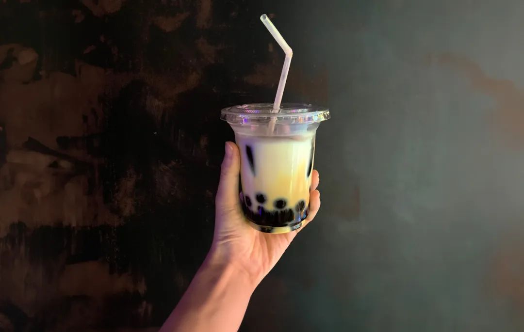 【长期喝奶茶有哪些危害？】#每天1杯奶茶后3个月的外貌变化#  喝茶是一个安静的