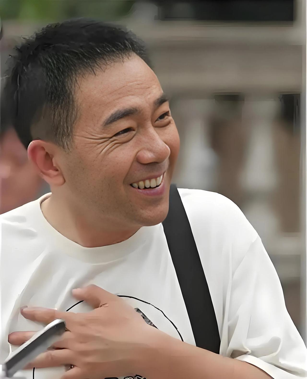 杨议的助理小辉说，5月18日收徒宴都是他掏的钱，杨议一分钱没拿。

不知道是真是